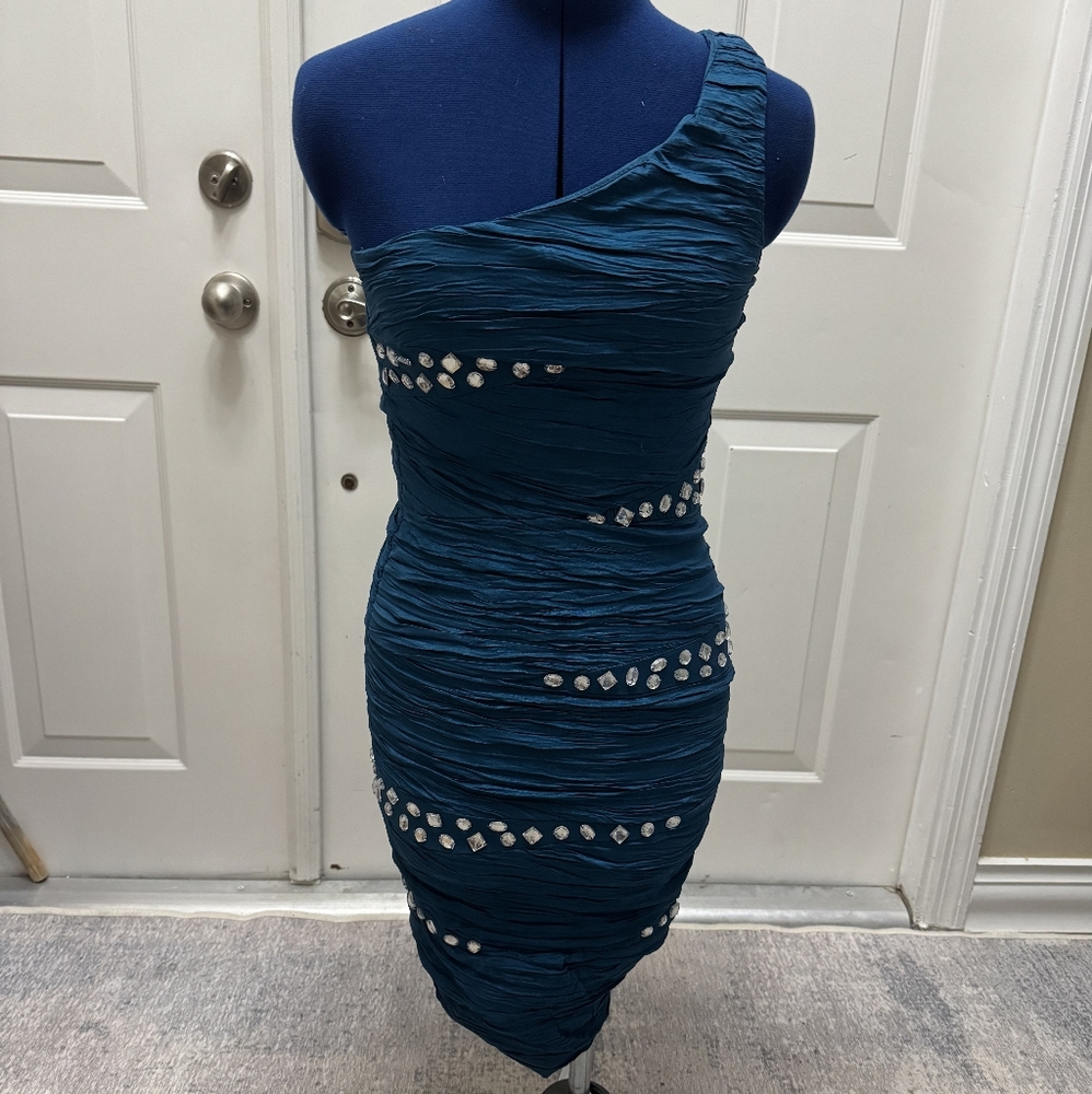 Romeo & Juliet Couture Teal One-Shoulder Dress